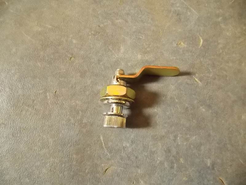 Button lock for access door (AL165A)