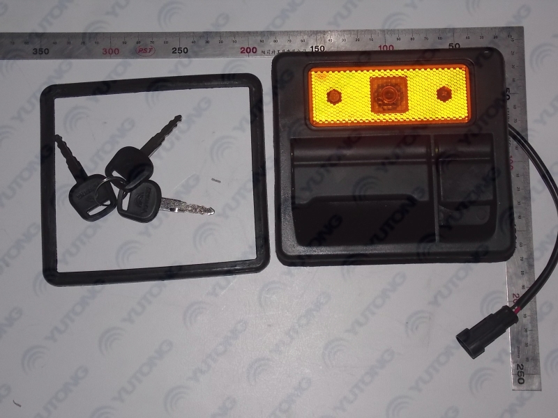 Side hatch lock 181B