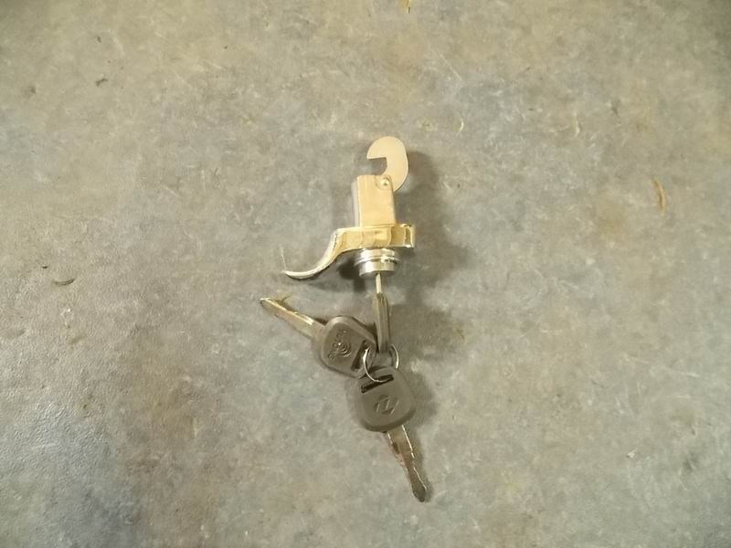 Simple hatch lock 159A-1