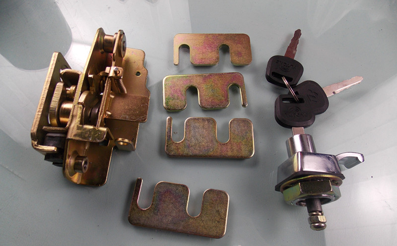 Rear door lock 158-2