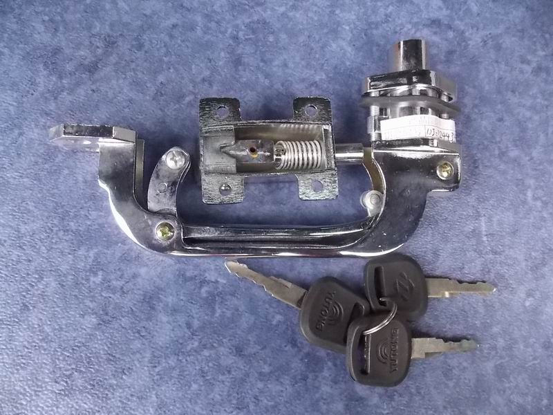 Замок пассажирской двери (складная дверь)