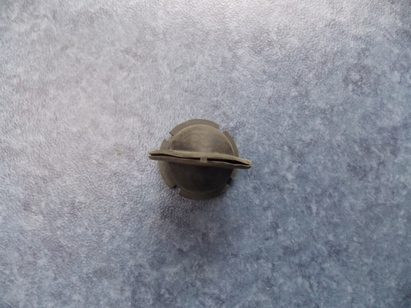 Drainage dustproof valve for cabin bottom plate-1