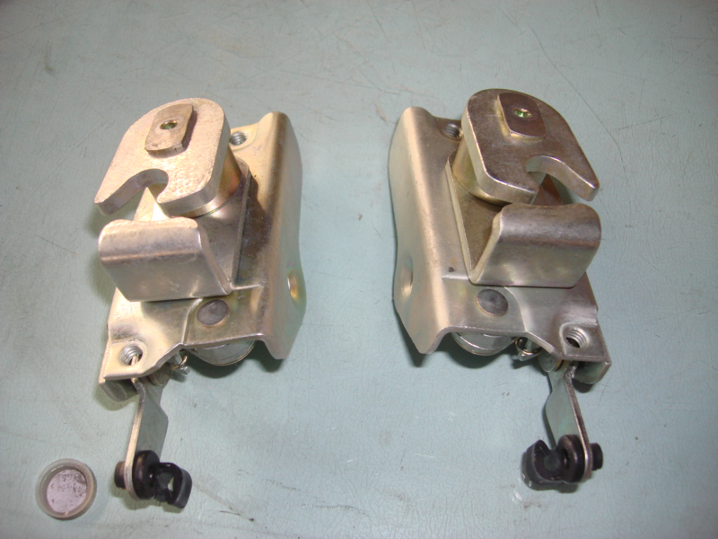 Простой замок кабины двигателя-1