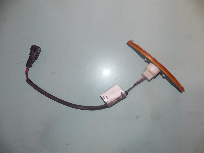 Oval hatch door lock crescent light