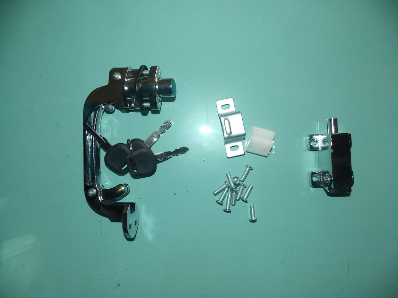 Folding door lock 123