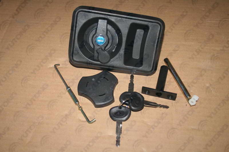 Замок пассажирской двери; удалил так же, как 6105-00040-1