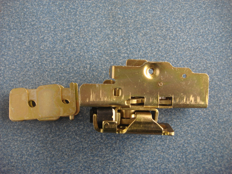 Rear door lock body 157