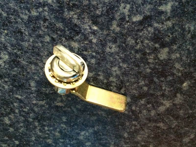 Button lock for maintenance door (locking structure)-1