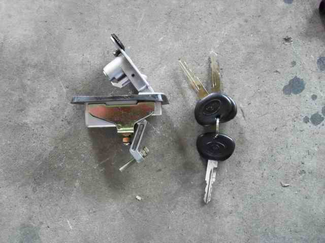 Simple lock; silver-gray thick rubber