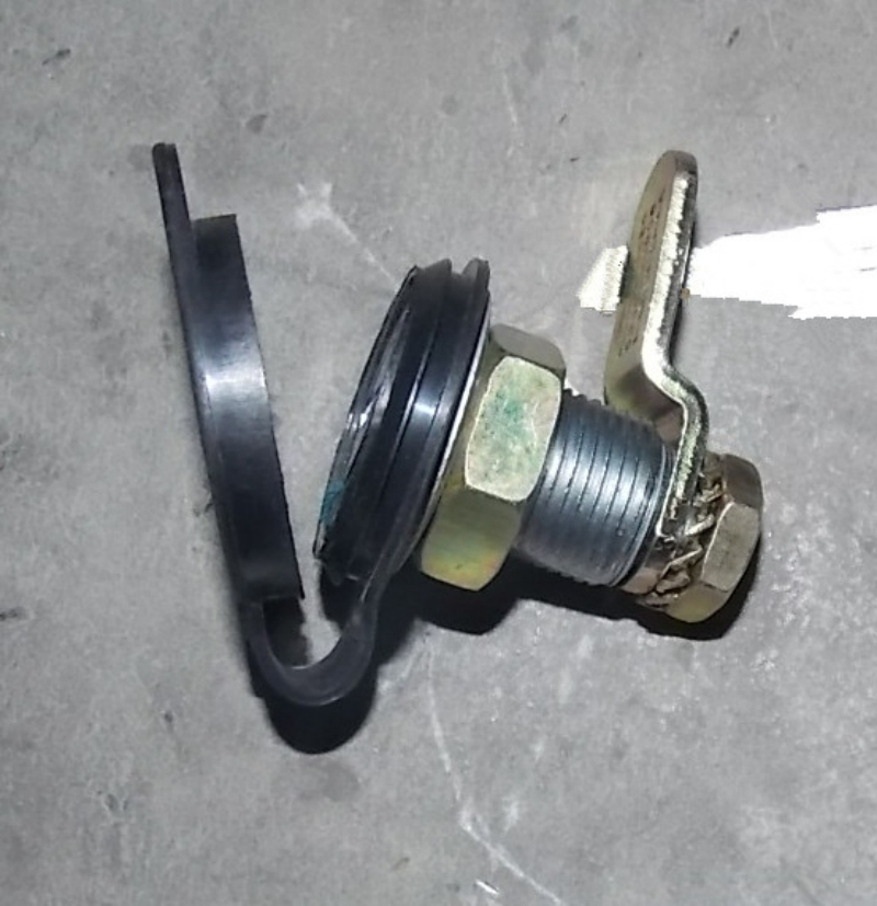 Fuel tank lock (new lock tongue)-1