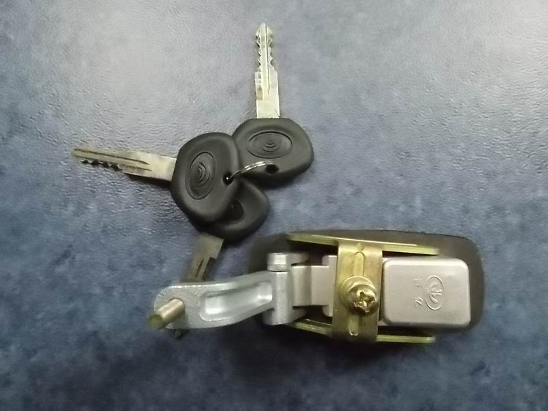 Simple lock; silver-gray-1