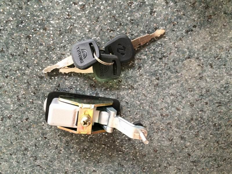 188Y square simple lock (silver white)-1