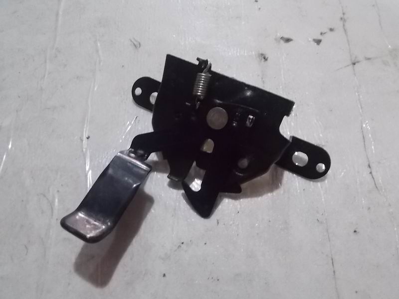 6100DA Замок автомобиля (веревочный замок передней крышки двигателя)