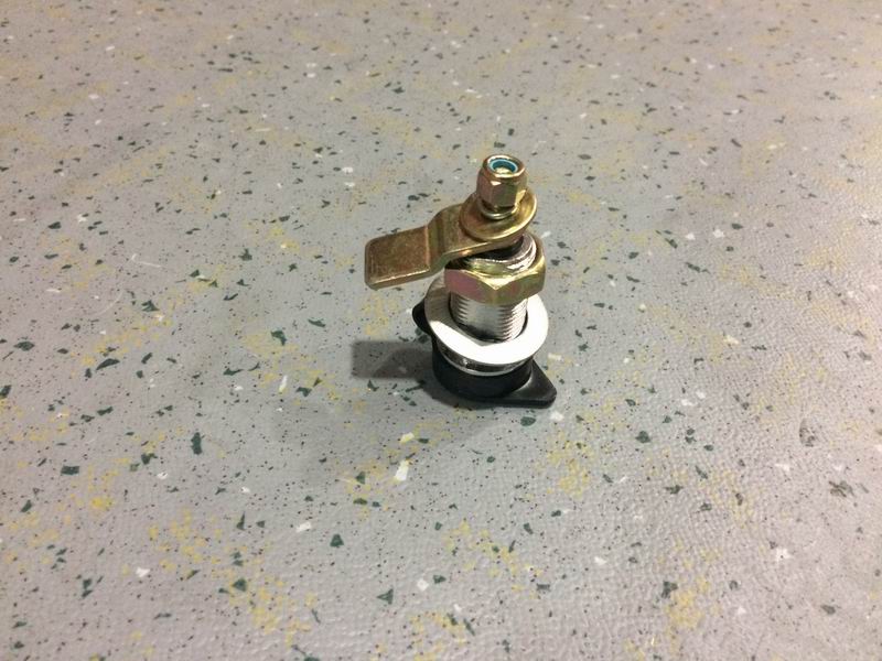 Замок масляного бака (тот же, что и 5940-00906 , отделение ядра замка, чайка)