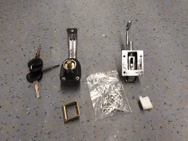 125 folding door lock-3