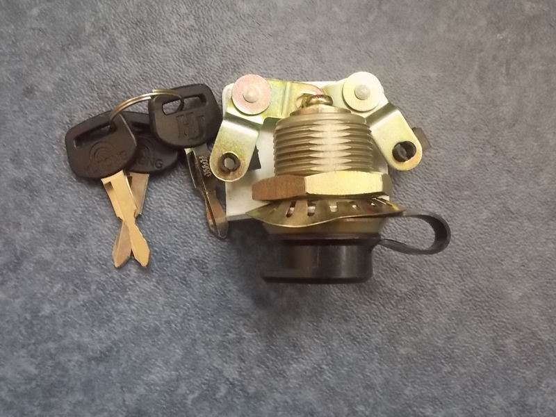 A204 engine cabin door lock (turn up, single-piece button lock)