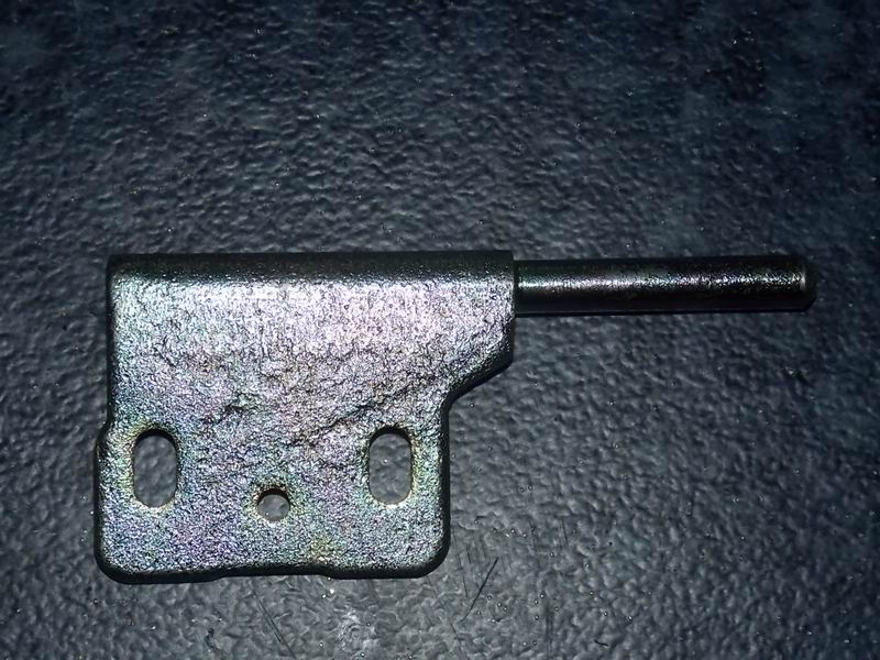 Rotary shaft side hatch hinge (left, shaft shortening)