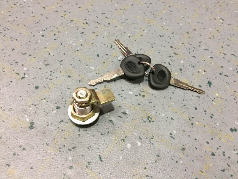 161 fuel tank lock (new lock tongue)-2