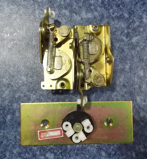 191 large box lock with light lock mechanism; upper sliding door-1