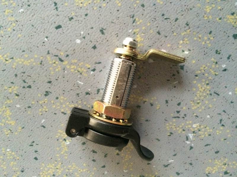 Simple warehouse door lock 163E