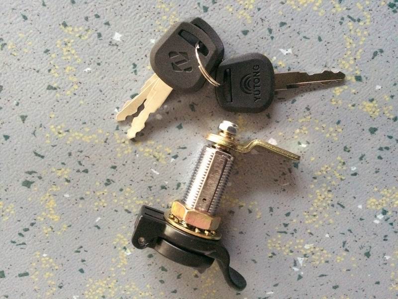 Simple warehouse door lock 163E-1