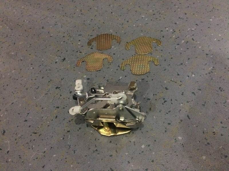 Driver door lock body (right 107C)