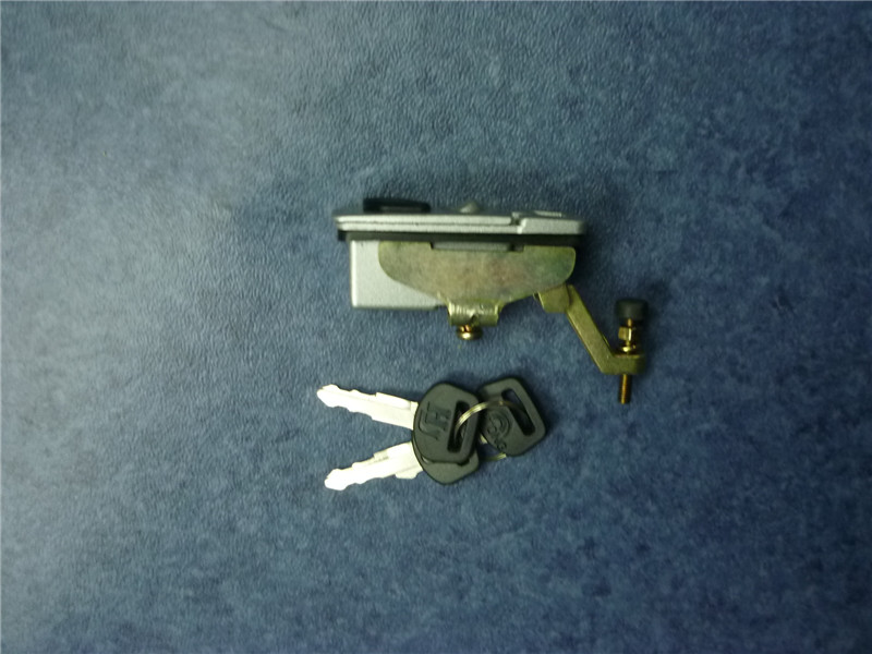Simple lock of hatch door; silver-3