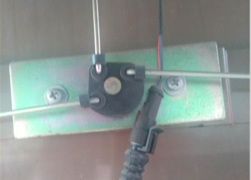 Механизм преобразования замка двери багажного отделения