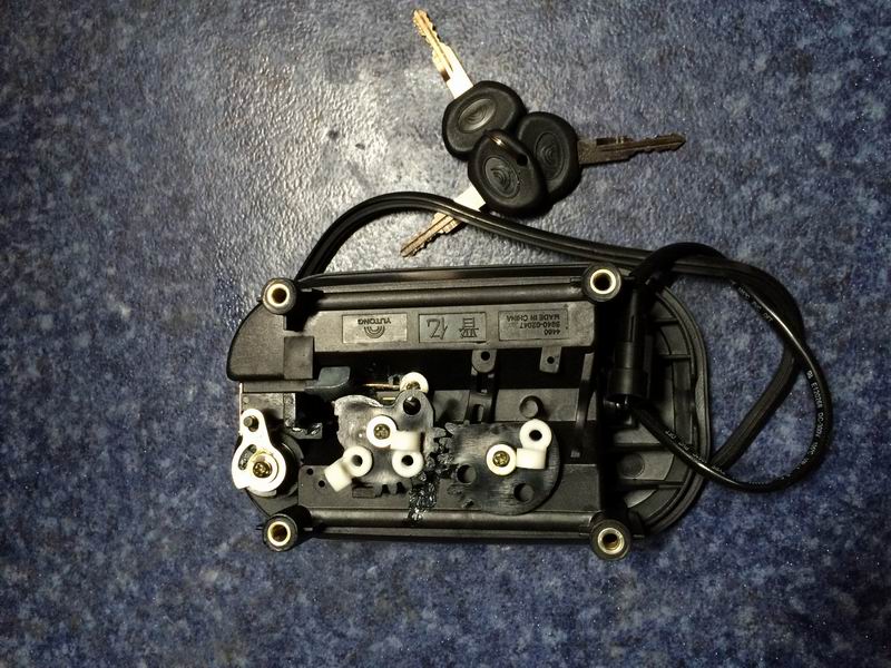 191 Large Box Lock with Light (Black)