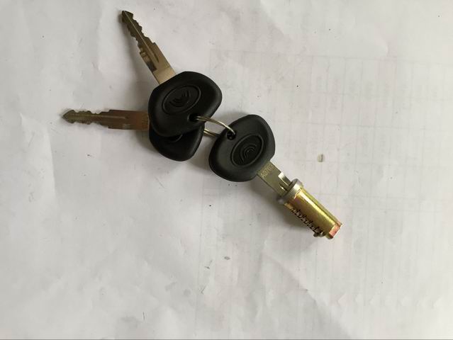 Luggage door lock core (for 05638)