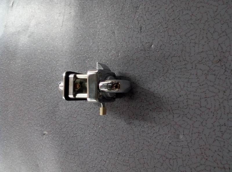 Закрытый дверной замок-1