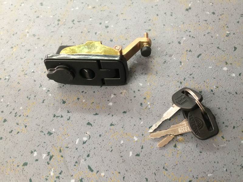 Long strip lock; 39*82-1