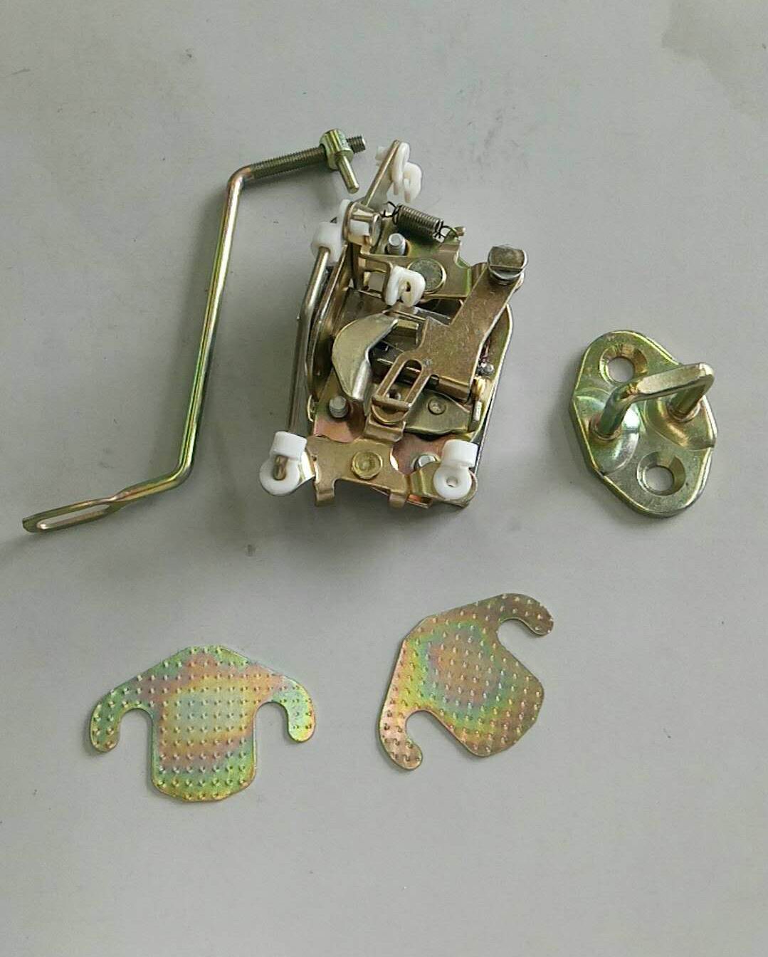 Driver door lock assembly