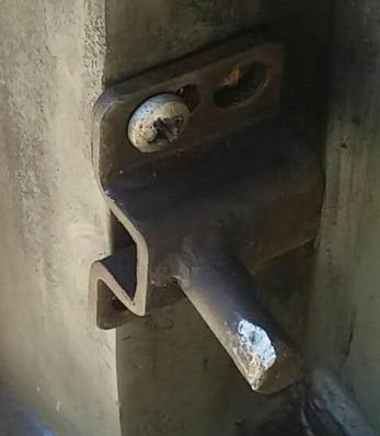 Замок задней двери