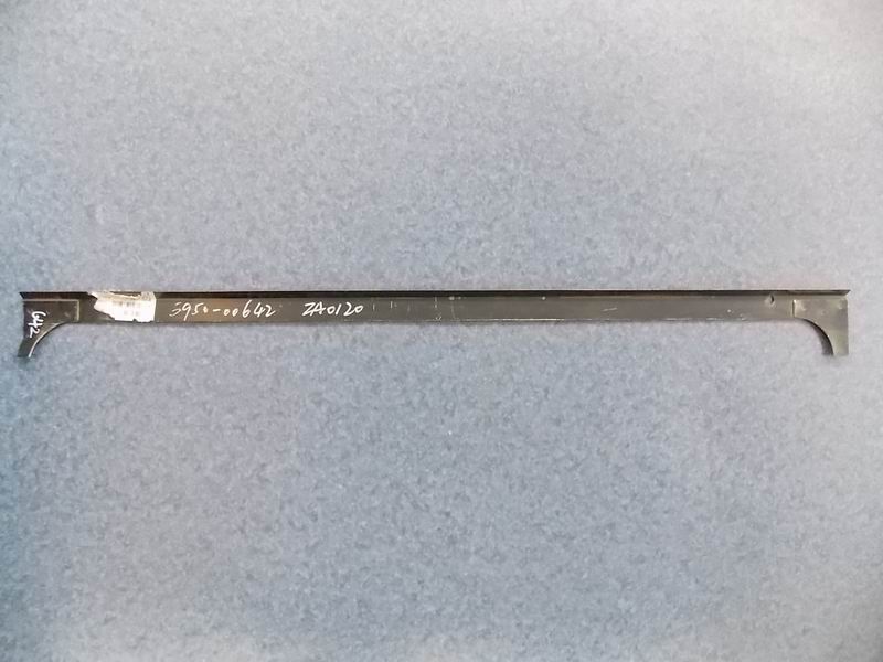 Lower stop of the front cabin door in the middle door (6107H, new status L=1063)