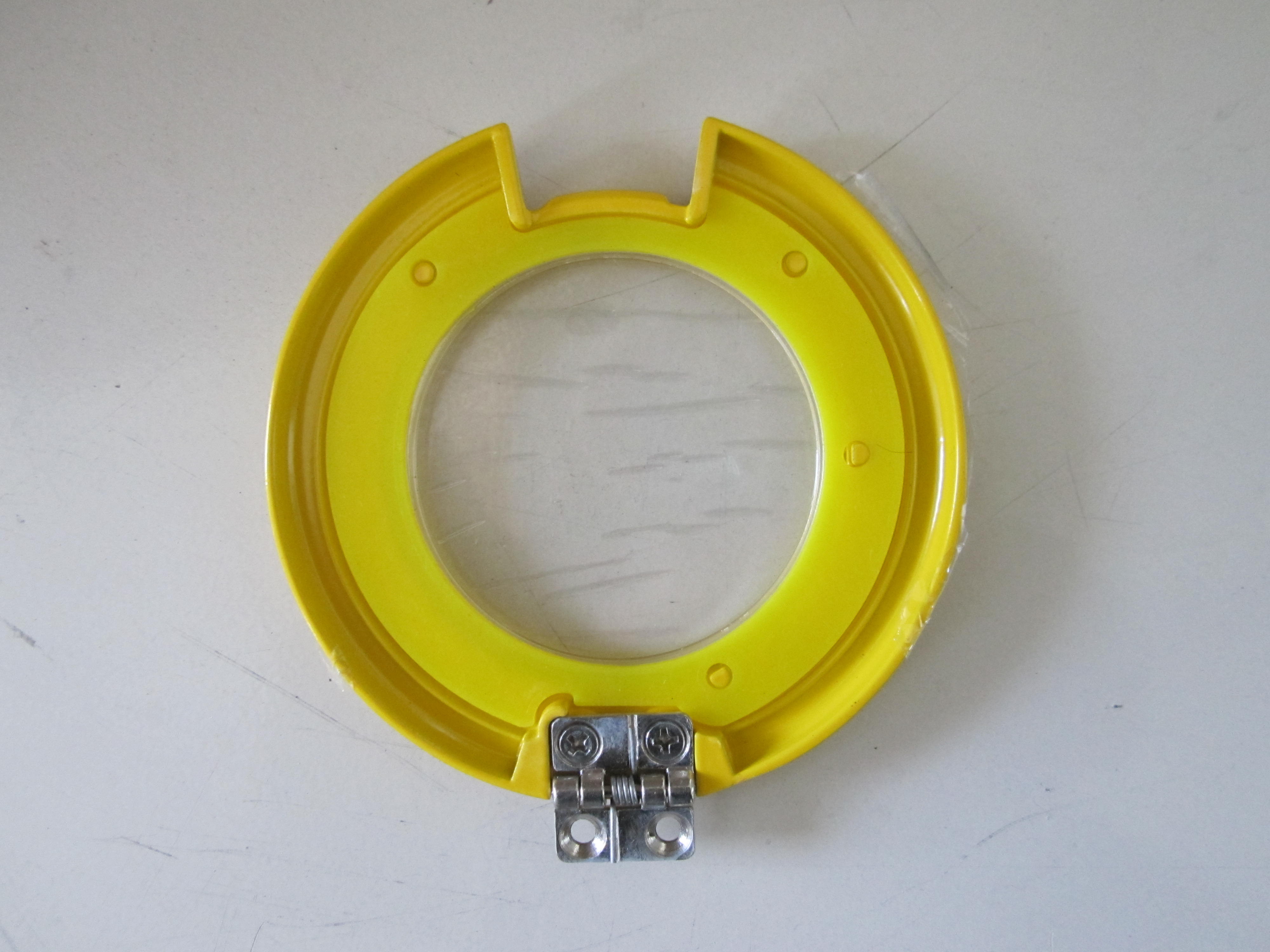 Накладка аварийного клапана пассажирской двери (крышка -4; новая конструкция кнопок); желтый-1