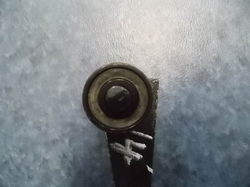 Upper roller bracket assembly (90)-2