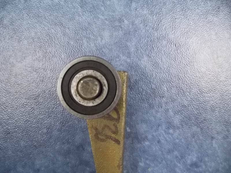 (90) Roller bracket assembly on passenger door (6732G, cast steel parts)-1