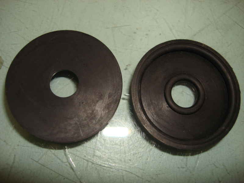 Rotating arm tube rubber sleeve