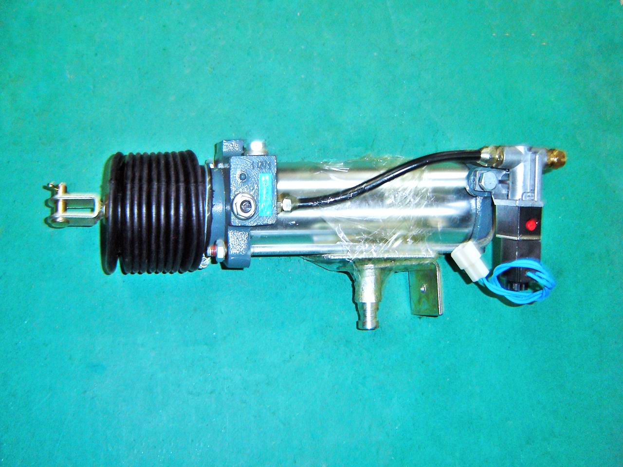 Door pump (pneumatic folding opens backward) (replaced by 6108-01122)-3
