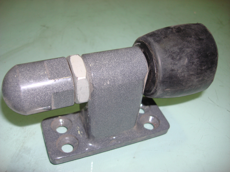 Upper support assembly