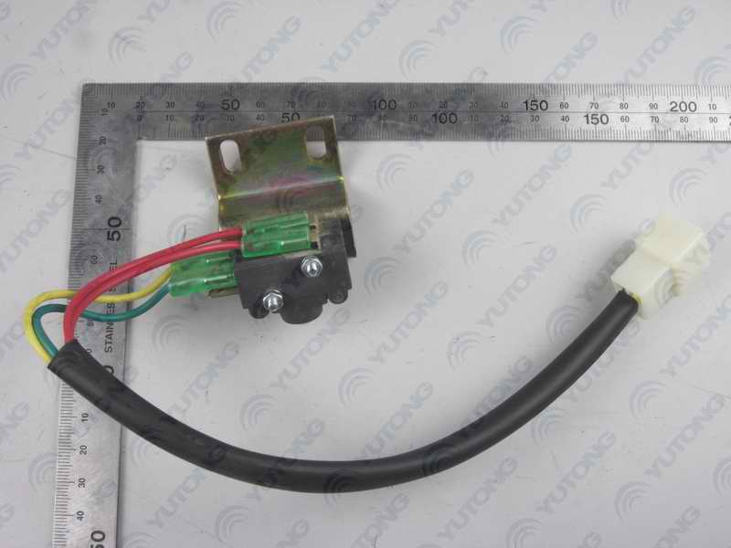 Door pump anti-clip switch