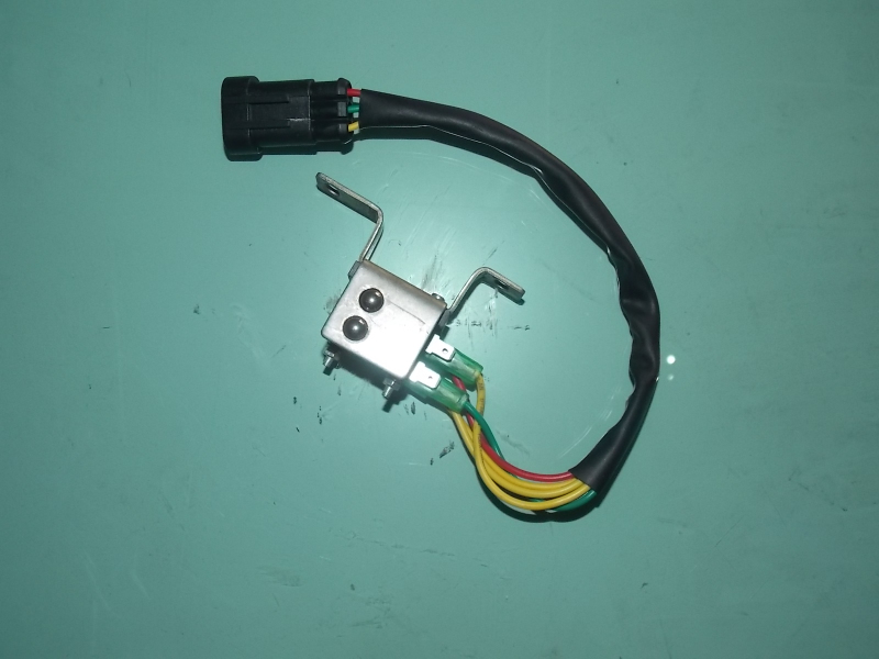 External swing anti-clip switch-1