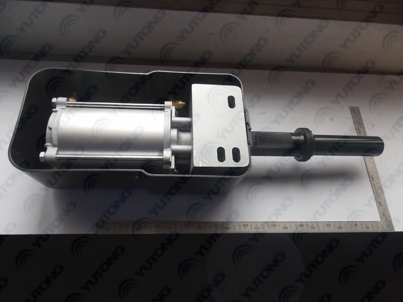 Дверной насос (пневматический, поворотный, левый руль, с крышкой дверного насоса)