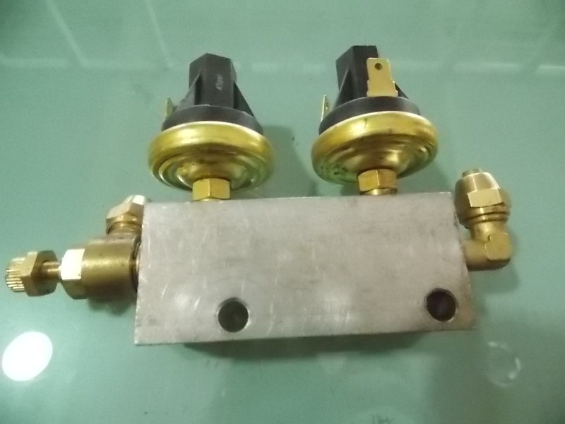 Air pressure switch assembly