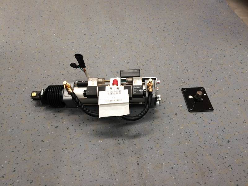 Door pump, folding, pneumatic, left and right rudder