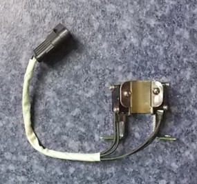 Door pump anti-clip switch; four wires-1