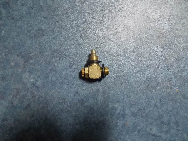 The cylinder can rotate toward the speed control valve-2