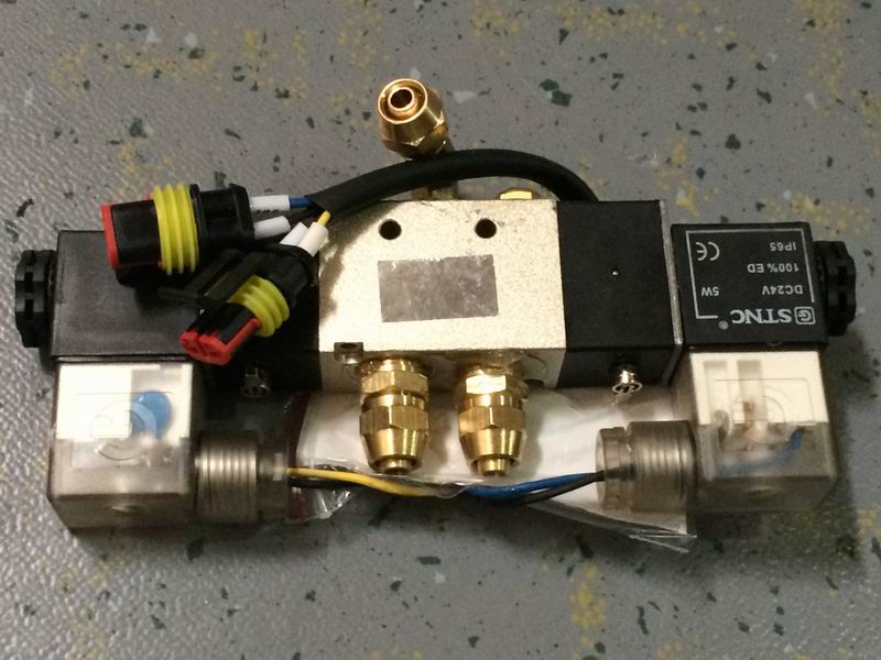 Solenoid valve assembly