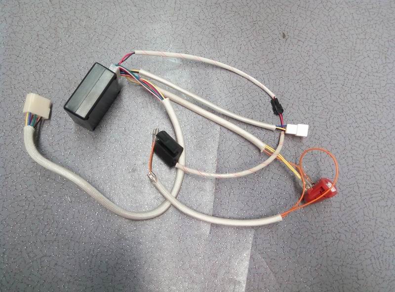 Airbag anti-clip control box assembly; silver logo